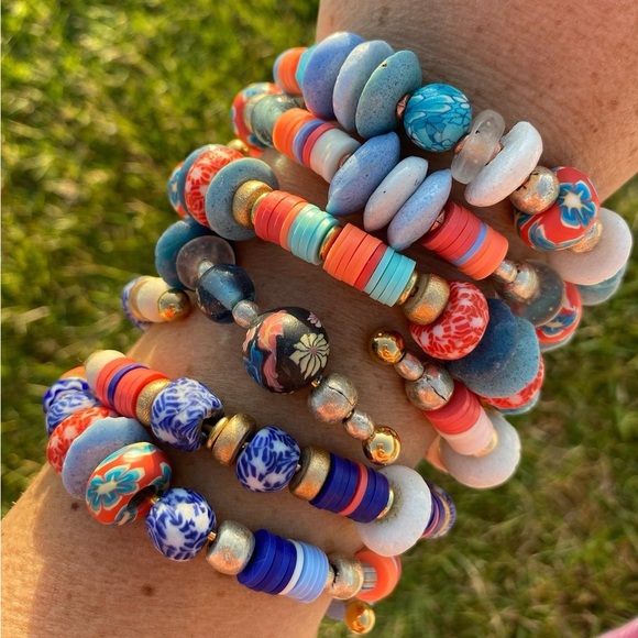 Handmade bracelet set, red,white, blue, African glass beads 2 bracelets … - Picture 14 of 14